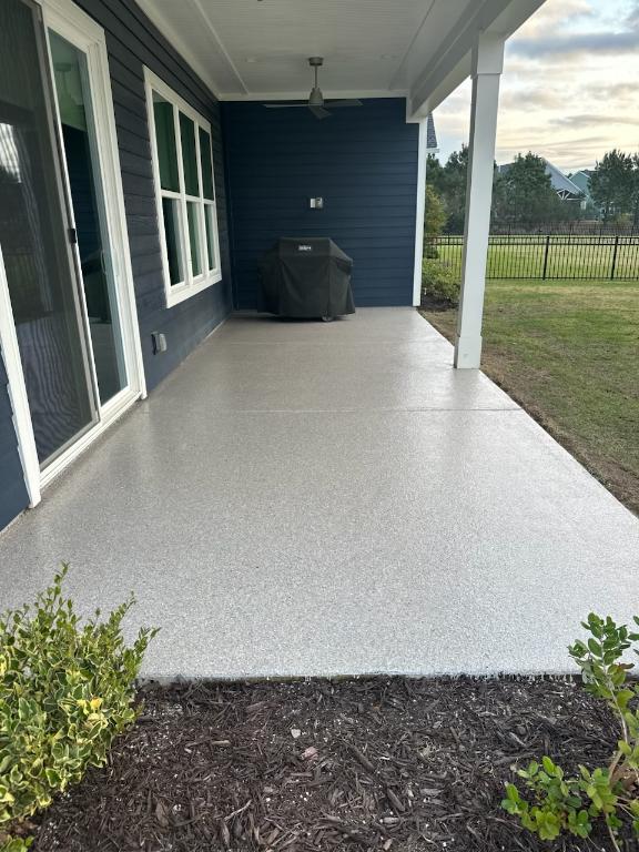 Riverton Pointe patio