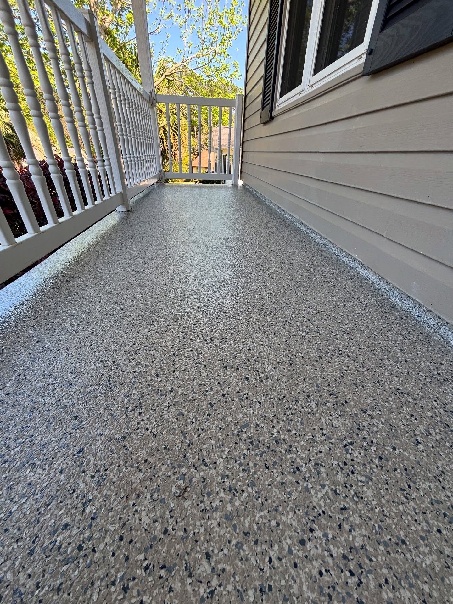 Flake side porch