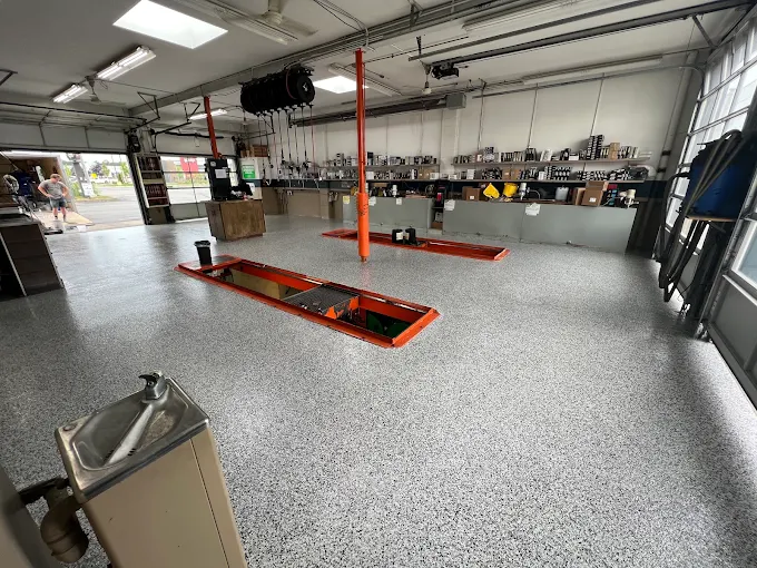 Garage workshop with a flake floor coating
